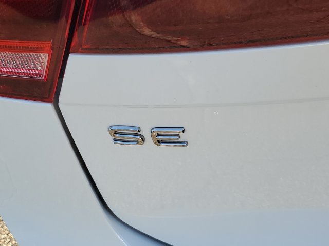 Certified 2023 Volkswagen Tiguan SE R-Line FWD image 13