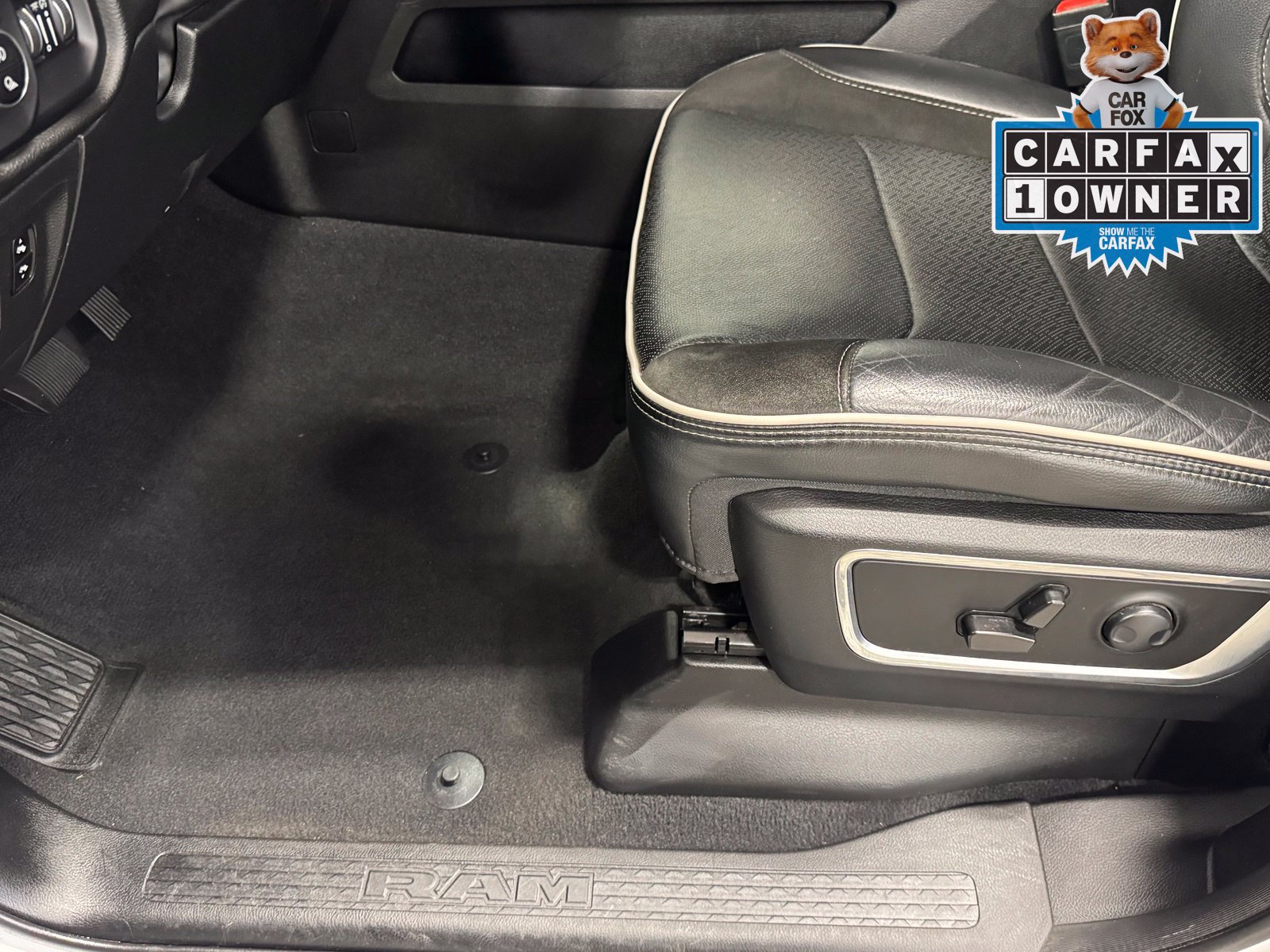Used 2025 RAM 1500 Laramie AWD/4WD image 17