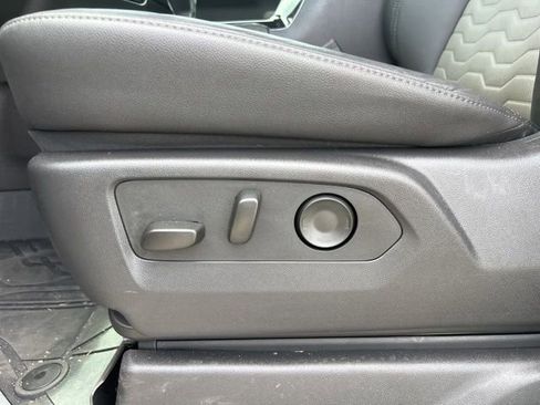 Used 2025 Chevrolet Silverado 1500 ZR2 w/ Technology Package image 16