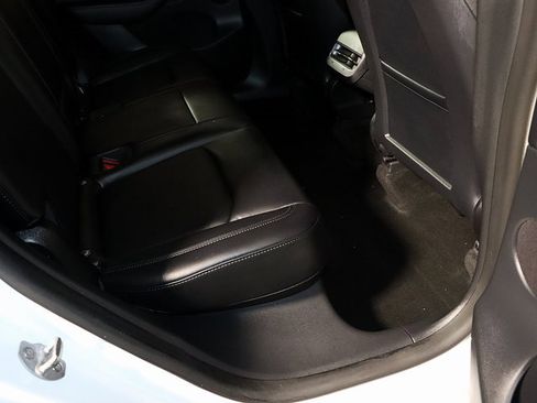 Used 2022 Tesla Model Y Performance image 30