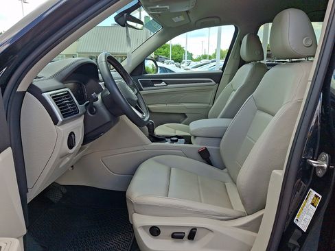 Certified 2023 Volkswagen Atlas SE w/ Black Wheel Package AWD/4WD image 14