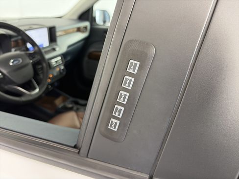 Used 2022 Ford Maverick Lariat w/ Lariat Luxury Package FWD image 18