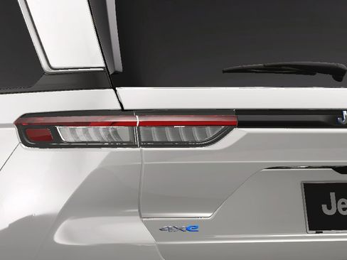 New 2024 Jeep Grand Cherokee Overland w/ Trailer Tow Package image 12