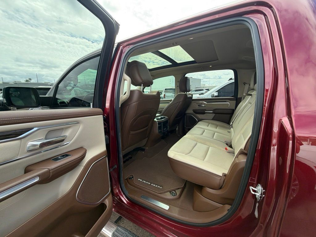 Used 2019 RAM 1500 Laramie AWD/4WD image 6