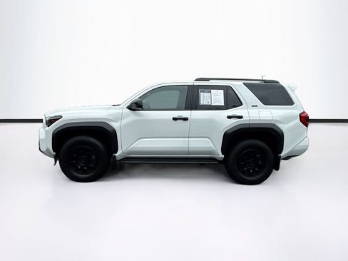 Used 2025 Toyota 4Runner SR5 AWD/4WD image 4