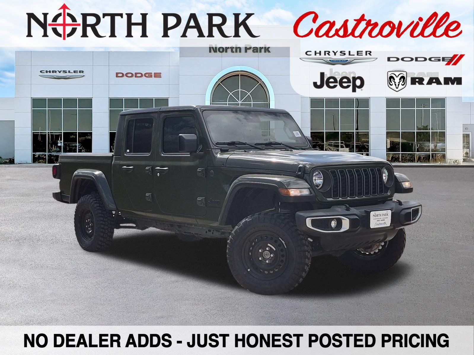 Used 2024 Jeep Gladiator Sport AWD/4WD image 1