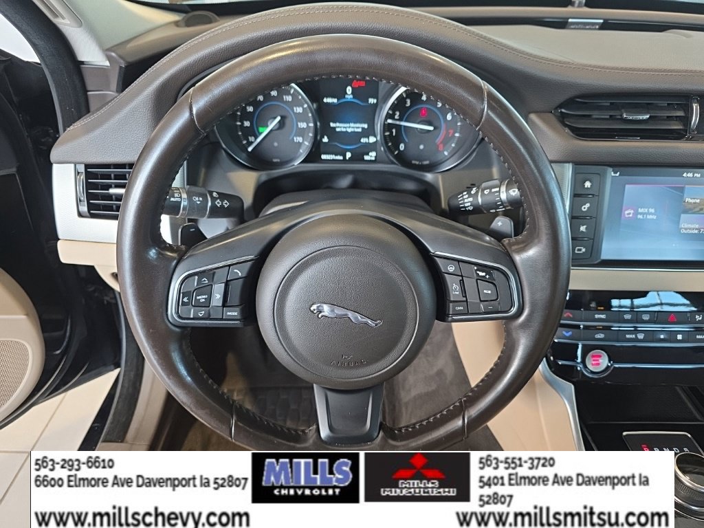 Used 2018 Jaguar XF Premium AWD/4WD image 9