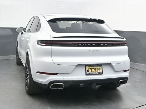 New 2025 Porsche Cayenne Coupe image 6