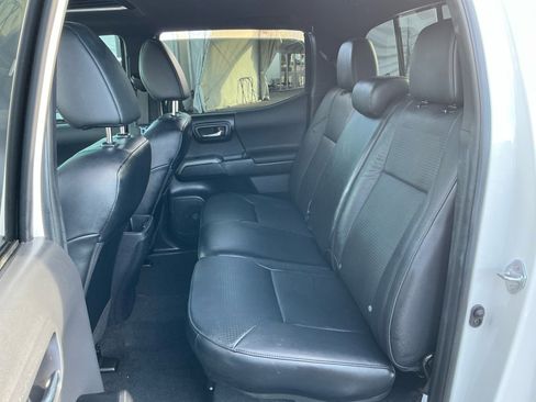 Used 2023 Toyota Tacoma TRD Off-Road image 17