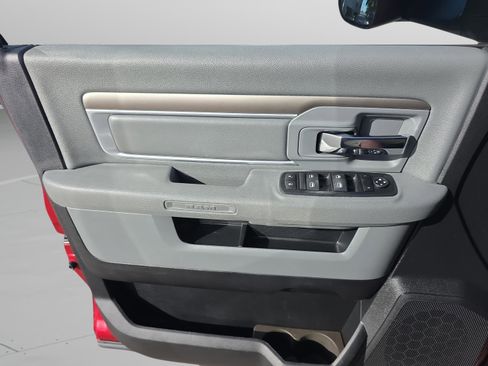 Used 2015 RAM 2500 SLT image 23