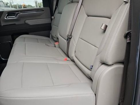 Used 2024 Chevrolet Silverado 2500 LTZ w/ LTZ Convenience Package image 18