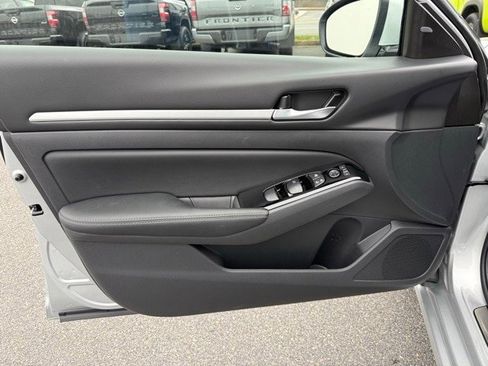 New 2025 Nissan Altima 2.5 SL image 10