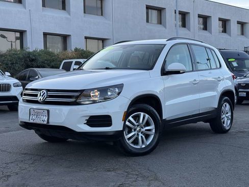 Used 2017 Volkswagen Tiguan S image 2