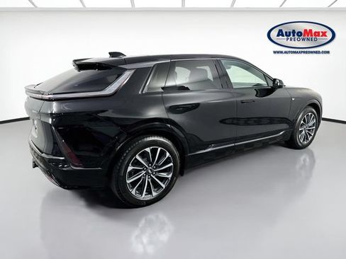 Used 2024 Cadillac Lyriq Sport AWD/4WD image 2