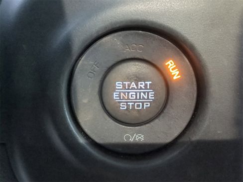 Certified 2022 Jeep Wrangler Unlimited Sahara image 31