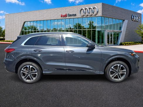 Certified 2025 Audi Q5 Premium w/ Convenience Package AWD/4WD image 7
