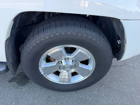 Used 2005 Toyota 4Runner SR5 RWD image 29