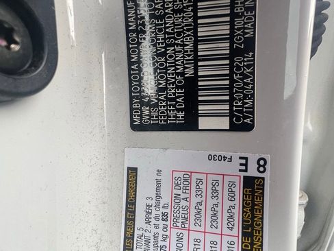 Used 2018 Toyota C-HR XLE image 12