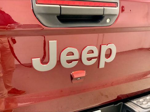 Used 2021 Jeep Gladiator Rubicon AWD/4WD image 29