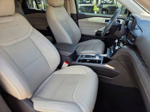 Used 2023 Ford Explorer Platinum w/ Technology Package AWD/4WD image 10