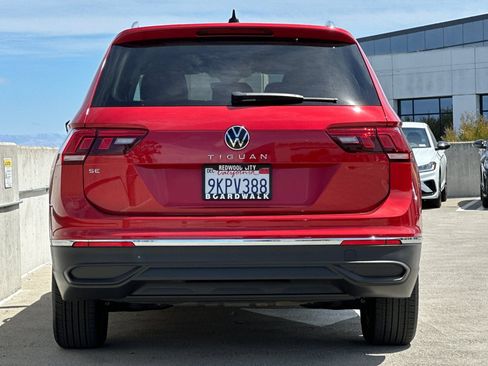 Used 2023 Volkswagen Tiguan SE FWD image 5