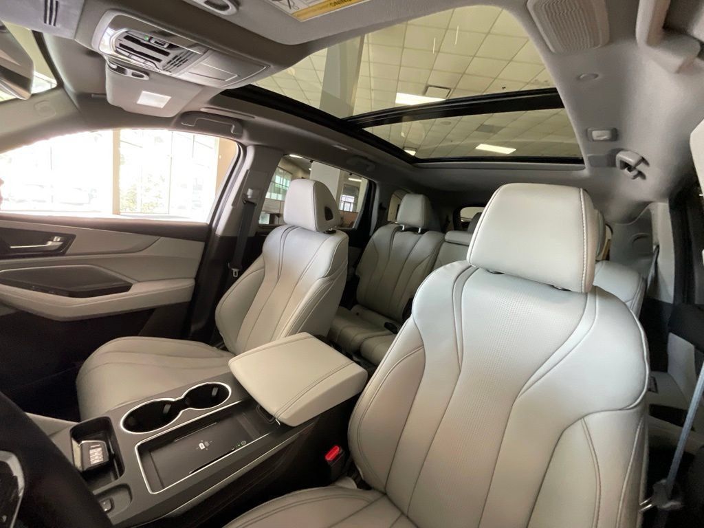 Certified 2026 Acura MDX w/ Technology Package AWD/4WD image 11