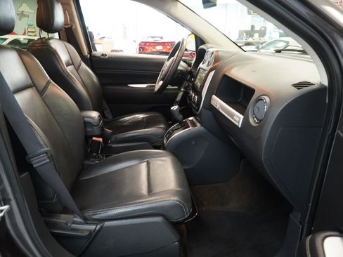 Used 2017 Jeep Compass High Altitude AWD/4WD image 33