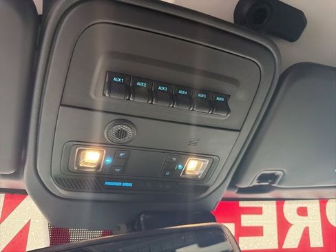 Used 2024 Ford Bronco Wildtrak image 14