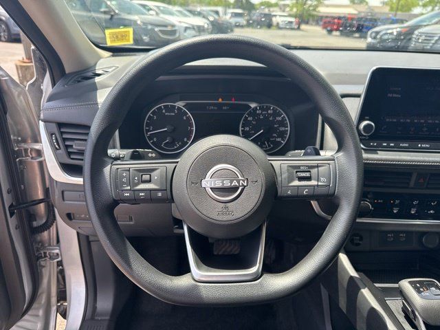 Used 2024 Nissan Rogue S AWD/4WD image 10