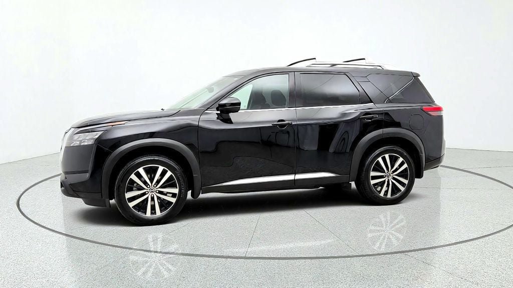 Used 2025 Nissan Pathfinder Platinum w/ Cargo Package AWD/4WD image 8