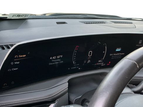 Used 2024 Cadillac XT4 Premium Luxury image 13