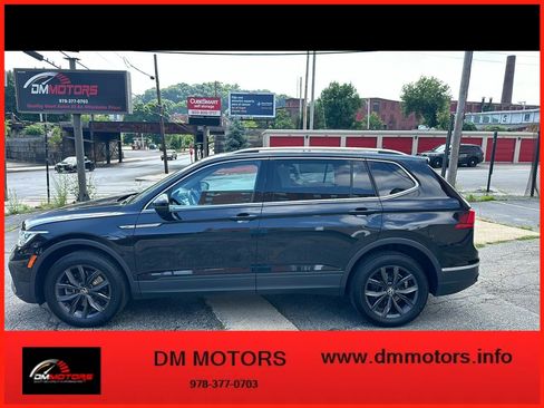 Used 2022 Volkswagen Tiguan SE w/ Panoramic Sunroof Package AWD/4WD image 1