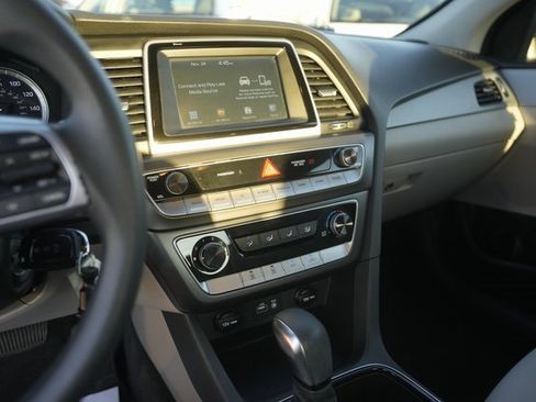 Used 2018 Hyundai Sonata SE image 25