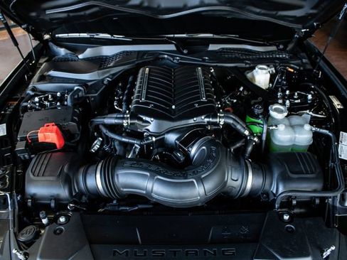 Used 2025 Ford Mustang GT Premium w/ GT Performance Package RWD image 9