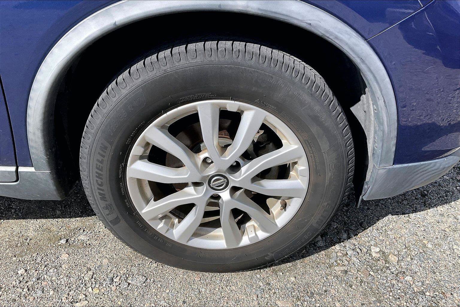 Used 2020 Nissan Rogue SV FWD image 7