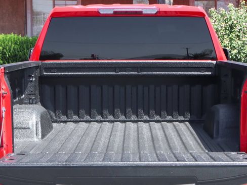 Used 2025 Chevrolet Silverado 1500 LT RWD image 8