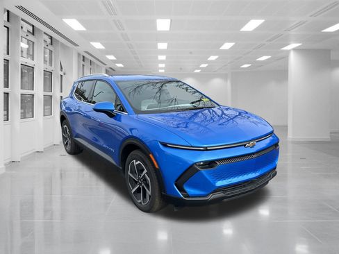 New 2026 Chevrolet Equinox EV LT image 3