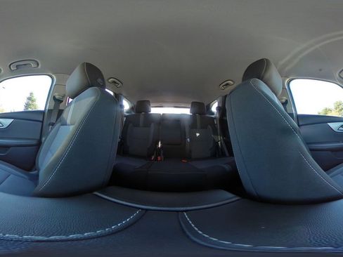 Used 2025 Chevrolet Blazer LT FWD image 44