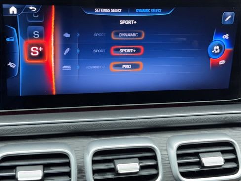 Used 2024 Mercedes-Benz GLE 53 AMG 4MATIC Coupe w/ Driver Assistance Package image 34