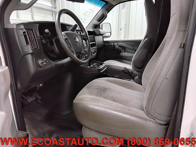 Used 2018 Chevrolet Express 2500 w/ Driver Convenience Package RWD image 10