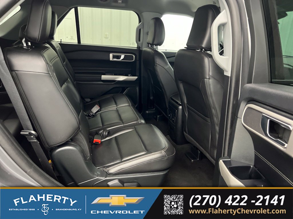 Used 2024 Ford Explorer XLT w/ Equipment Group 202A RWD image 13