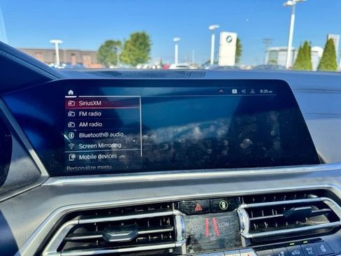 Used 2021 BMW X5 xDrive40i w/ M Sport Package AWD/4WD image 18