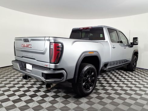 Used 2024 GMC Sierra 2500 AT4 w/ AT4 Premium Plus Package AWD/4WD image 4