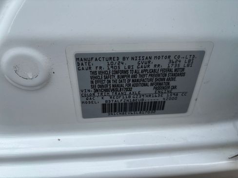 Used 2025 Nissan Versa SV FWD image 23