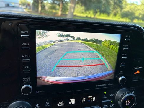Used 2022 Toyota Highlander XSE FWD image 27