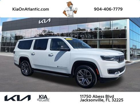 Used 2024 Jeep Wagoneer L Series II w/ Flexible Seating Group image 1