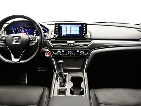 Used 2018 Honda Accord Sport image 17