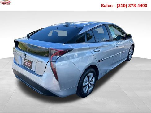 Used 2016 Toyota Prius Three FWD image 5