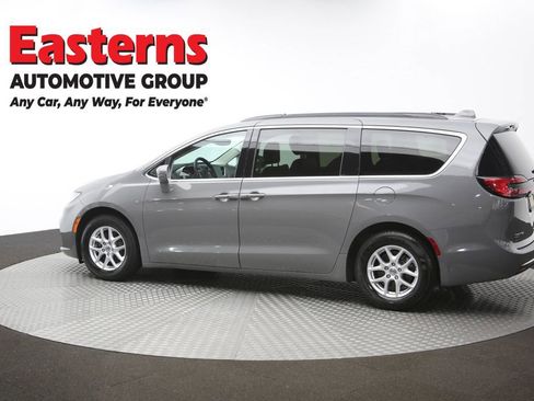 Used 2022 Chrysler Pacifica Touring-L image 63