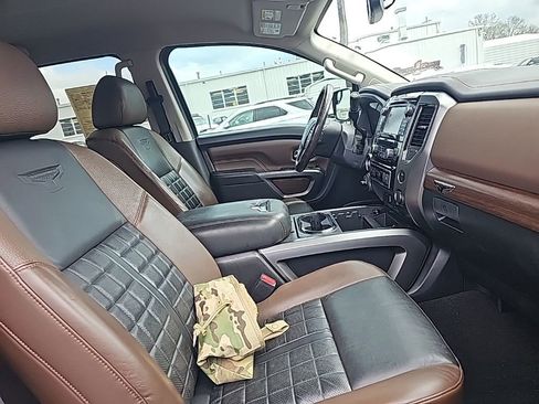 Used 2018 Nissan Titan Platinum Reserve w/ Platinum Utility Package AWD/4WD image 32